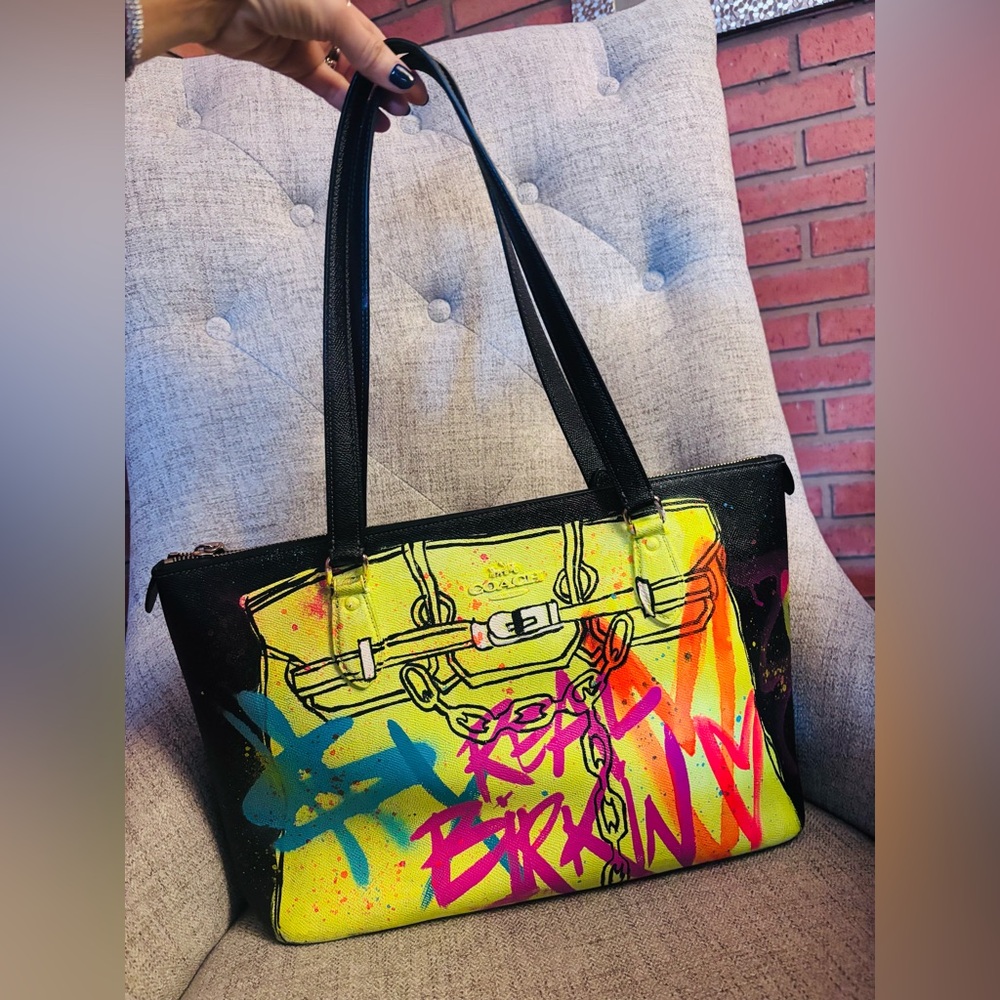COACH Graffiti Tote Bag💙💗🧡‼️